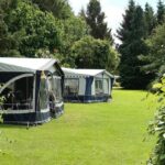Voordelig kamperen op een minicamping met grote kampeerplaatsen